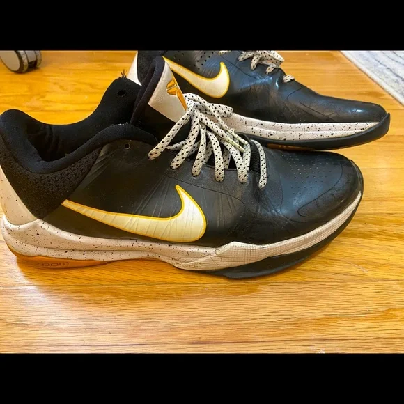 Nike | Shoes | Nike Kobe V 5 Del Sol Yellow Black White Us  display picture 1